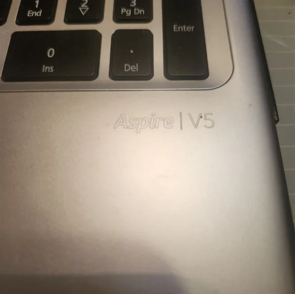 Acer Gray Laptop with Black Keyboard (Parts Only)